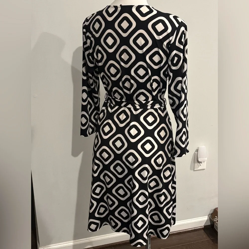 INC International Concepts Black and White Geometric Midi Dress - Picture 4 of 5